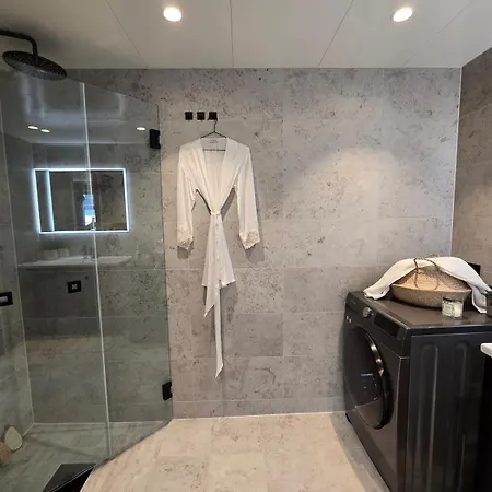 Feriehus Exclusive Townhouse With Private Rooftop