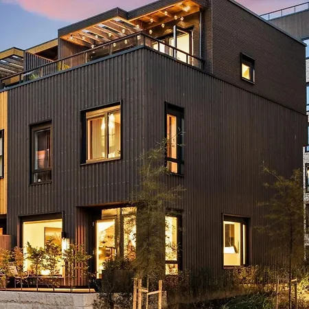 Exclusive Townhouse With Private Rooftop