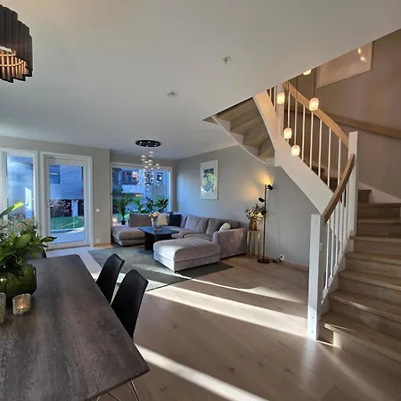 Exclusive Townhouse With Private Rooftop Feriehus *