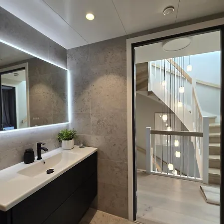 Exclusive Townhouse With Private Rooftop Oslo