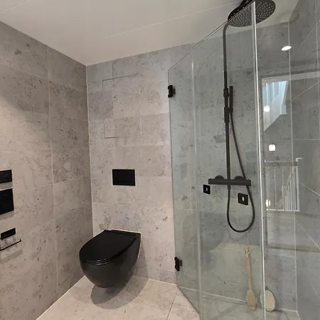 Exclusive Townhouse With Private Rooftop * אוסלו