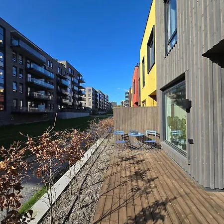 Exclusive Townhouse With Private Rooftop *