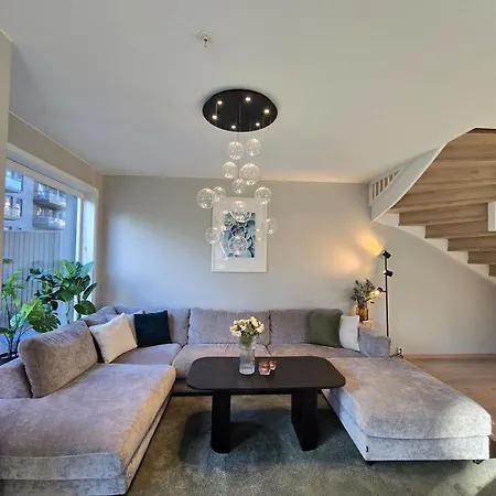 Exclusive Townhouse With Private Rooftop בית נופש אוסלו